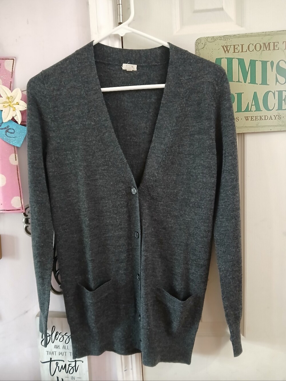 J. CREWSize  XS 100% Merino Wool Charcoal V-Neck Thin Soft Pocket Cardigan